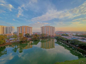 -Lake View- Mount Austin IKEA Toppen 10 mins - B108